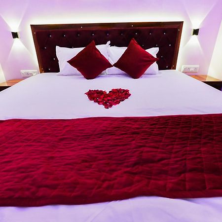 Hotel Rj ปัฏนา ภายนอก รูปภาพ