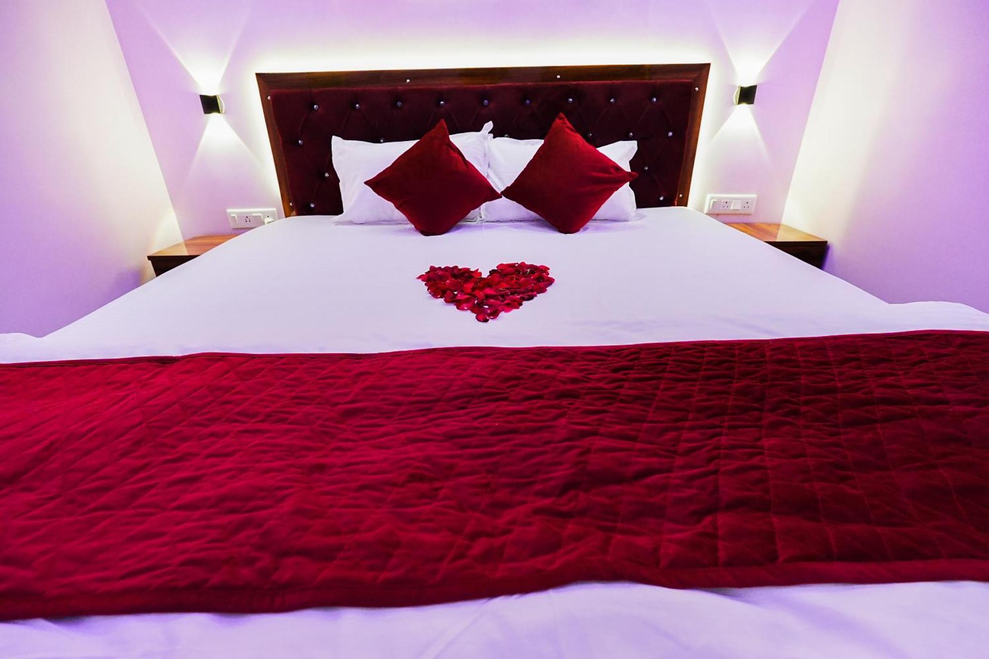 Hotel Rj ปัฏนา ภายนอก รูปภาพ